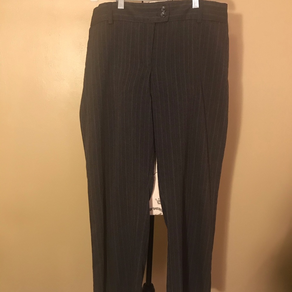 Van Heusen Pants ❤️
